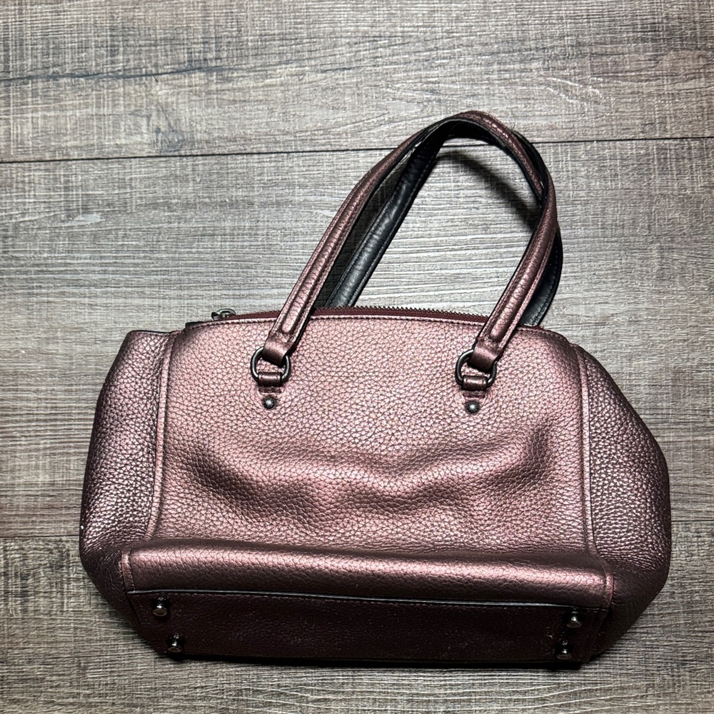 Coach Stanton Carryall 26 in metallic pebbled leather. - Picture 2 of 15